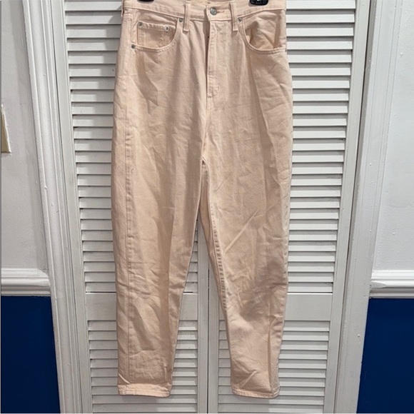 Levi's Denim - Levi's Women's Soft Peach  Cropped Jeans